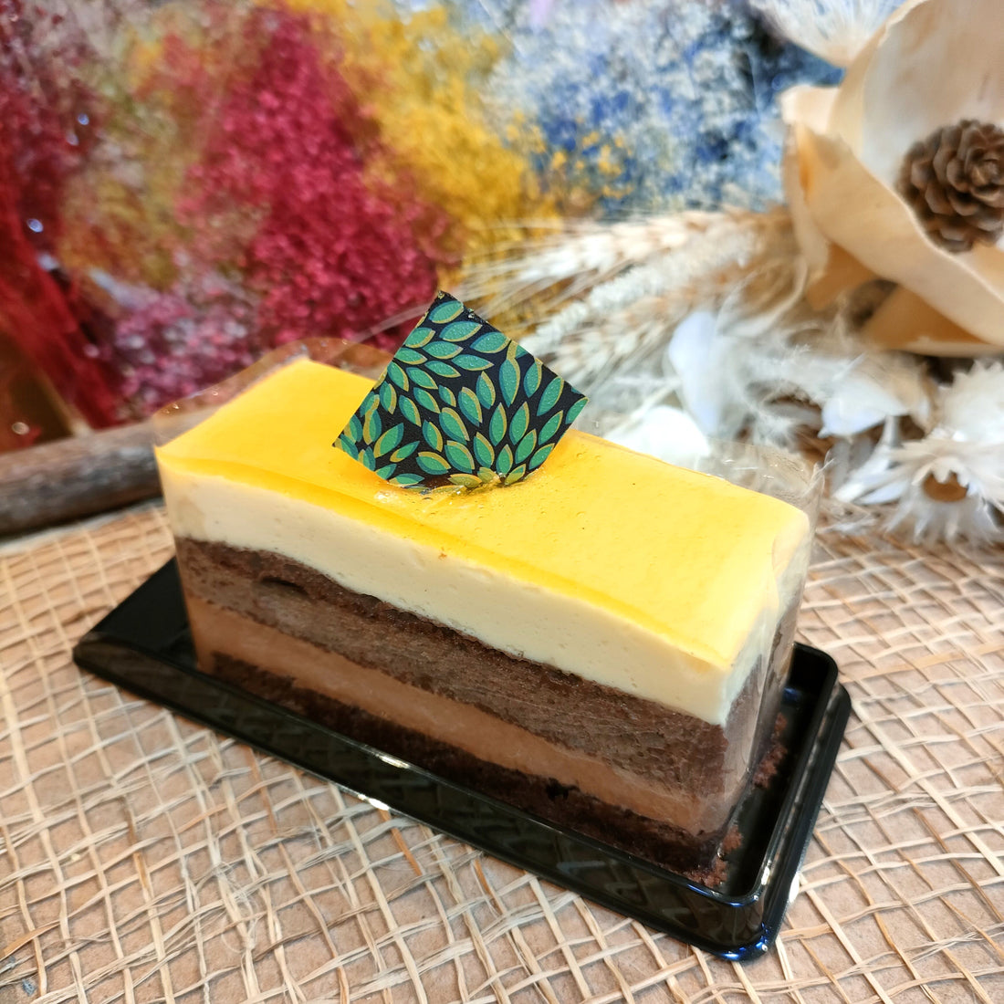新作ケーキ登場!グランマルニエとオレンジムースが魅せる絶妙な味わい|魔法洋菓子店ソルシエ