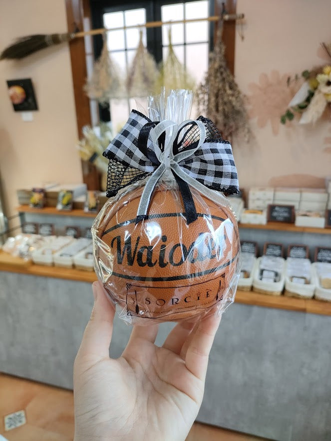バスケファン必見！洋菓子店からユニークな「バスケットボール型バックギフト」