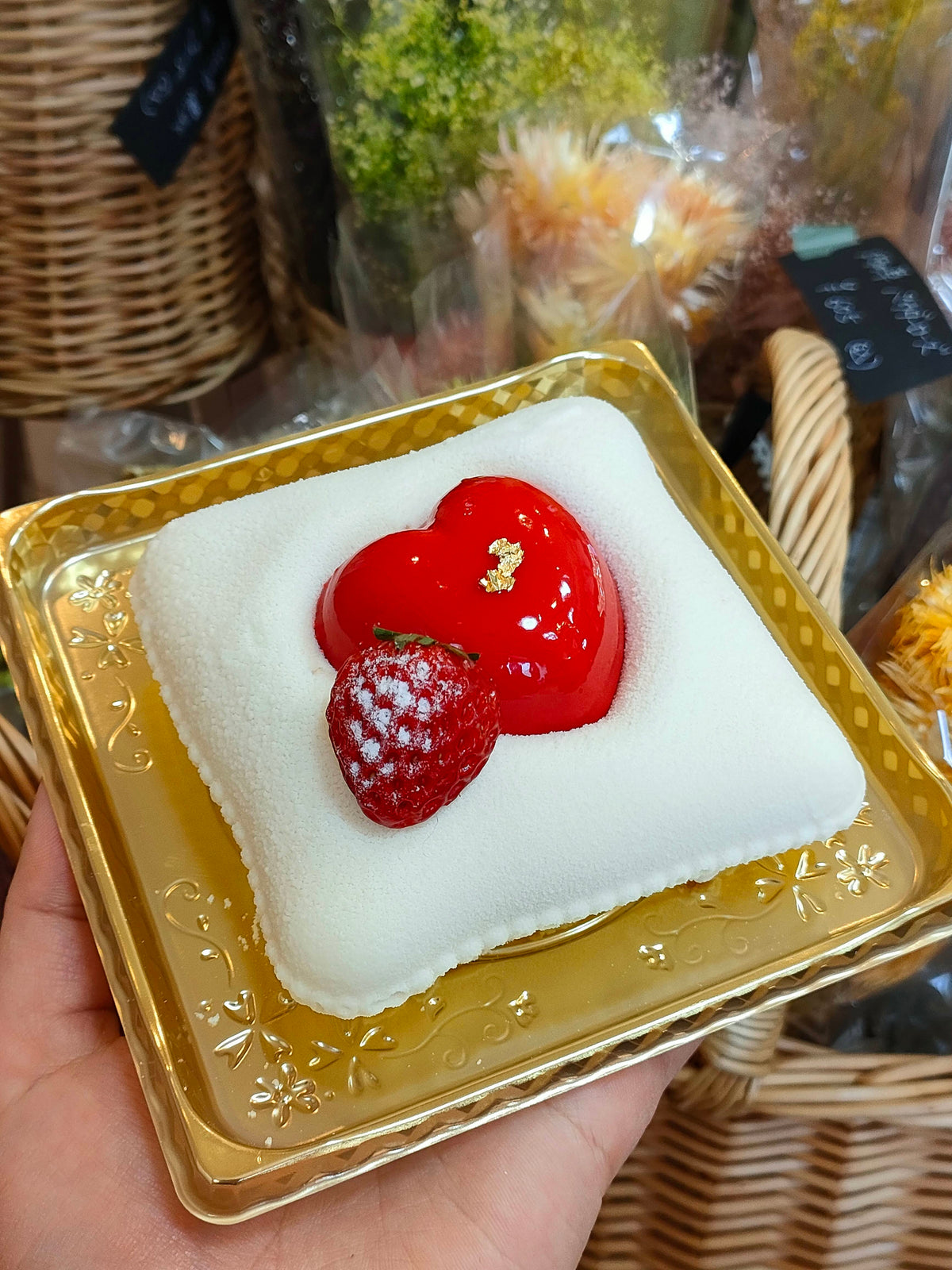 贈り物にもぴったり！当店オリジナル手のひらサイズムースケーキ