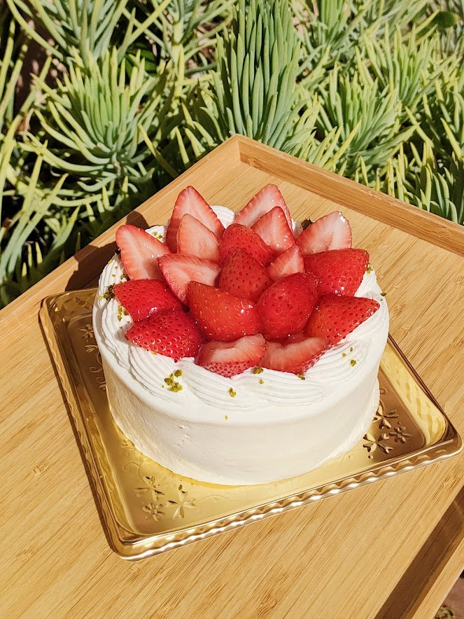 🍰 生クリーム苺デコレーションケーキ 🍓