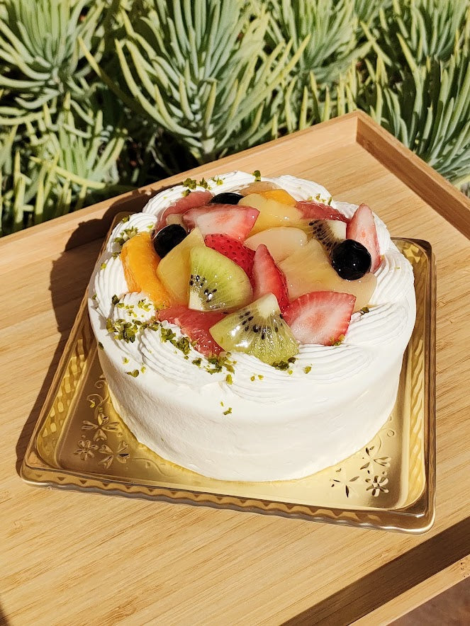 ✨ 生クリームフルーツデコレーションケーキの魅力をご紹介！✨