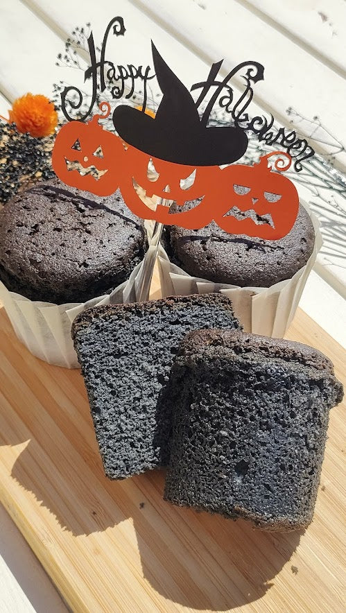 ハロウィンの新定番？真っ黒な竹炭バターケーキ