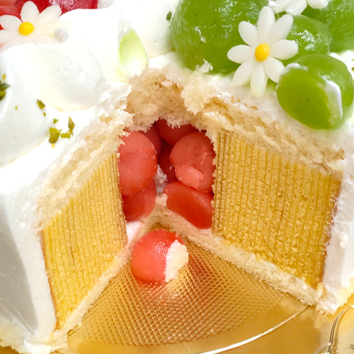 ジェンダーリビールケーキ（女の子）のカットイメージ